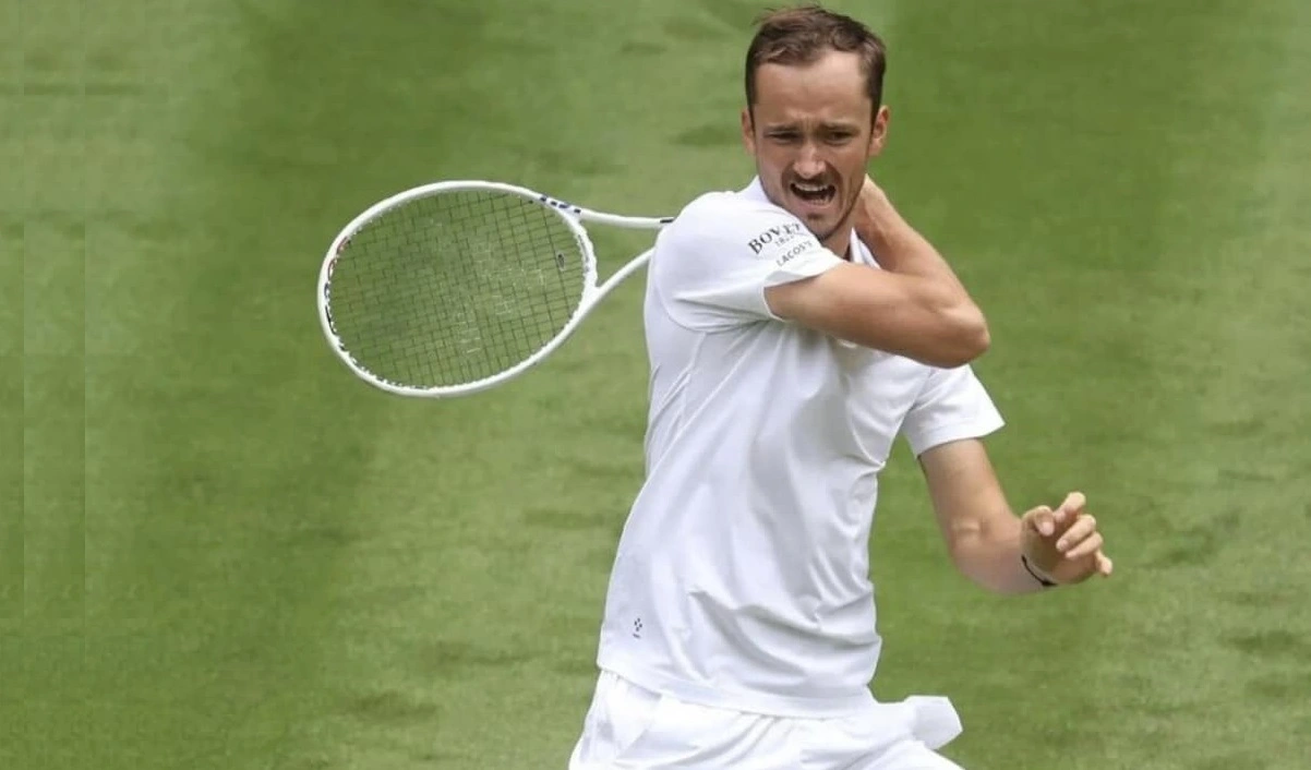 Auger-Aliassime vs Medvedev