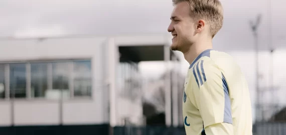 Biletul Zilei Europa League din Pariuri Speciale 13.03.2025 – Pariem pe șuturi și cartonașe