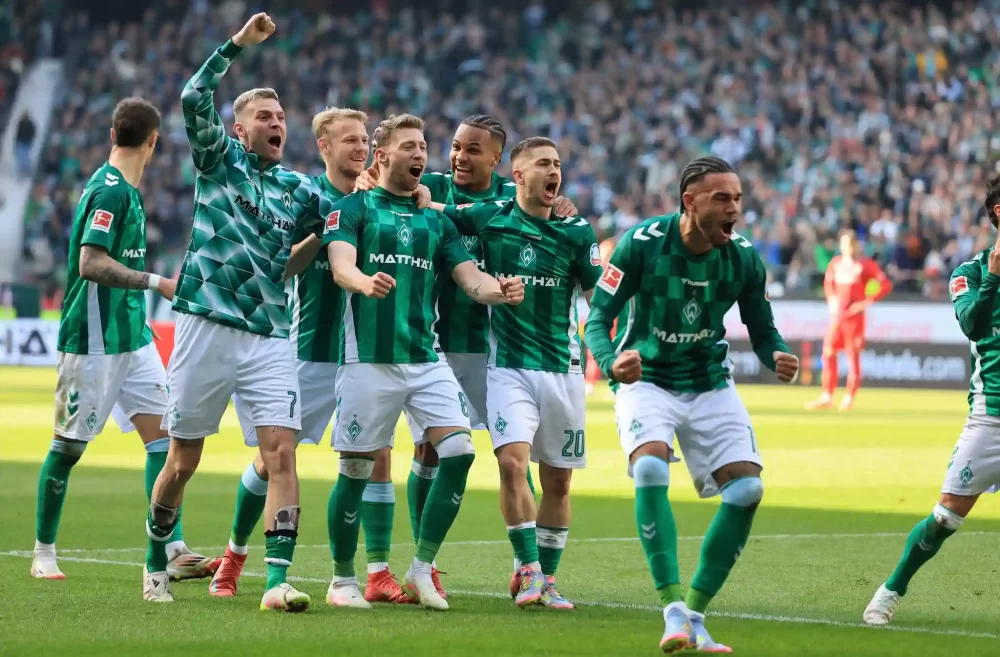 Biletul zilei azi din fotbal în cotă 22 la Betano, 27.04.2025