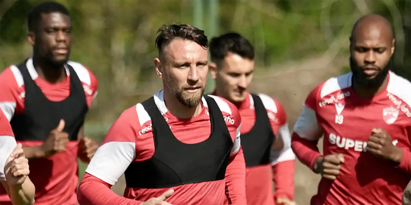 Cine transmite derby-ul Dinamo - Rapid la TV pe 12.05.2025, în play-off-ul Superligii României?