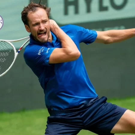 Alex Michelsen vs Daniil Medvedev – Ponturi Pariuri Tenis Halle 20 iunie 2025