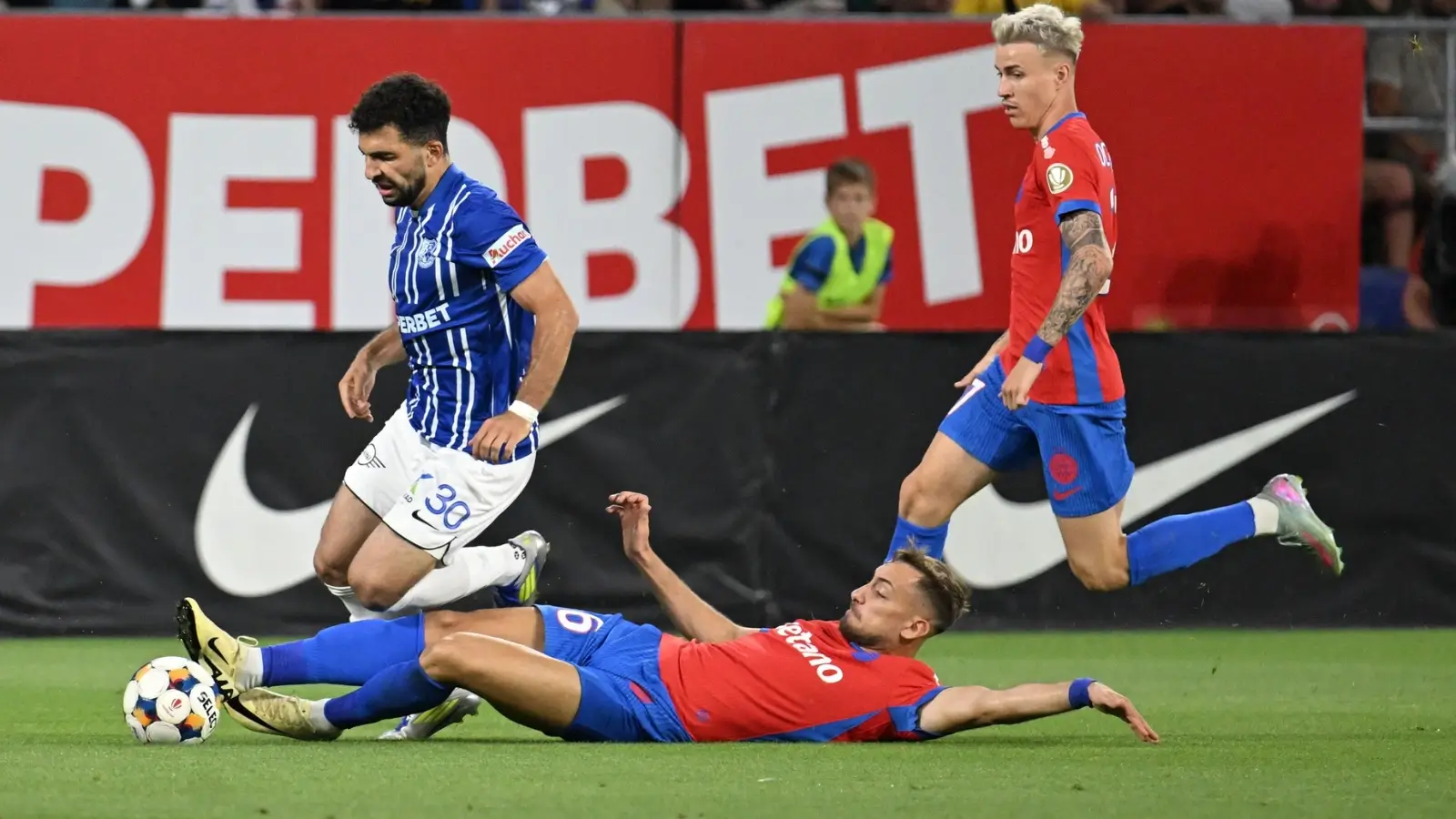 FCSB - Farul Campioana nu se regăsește