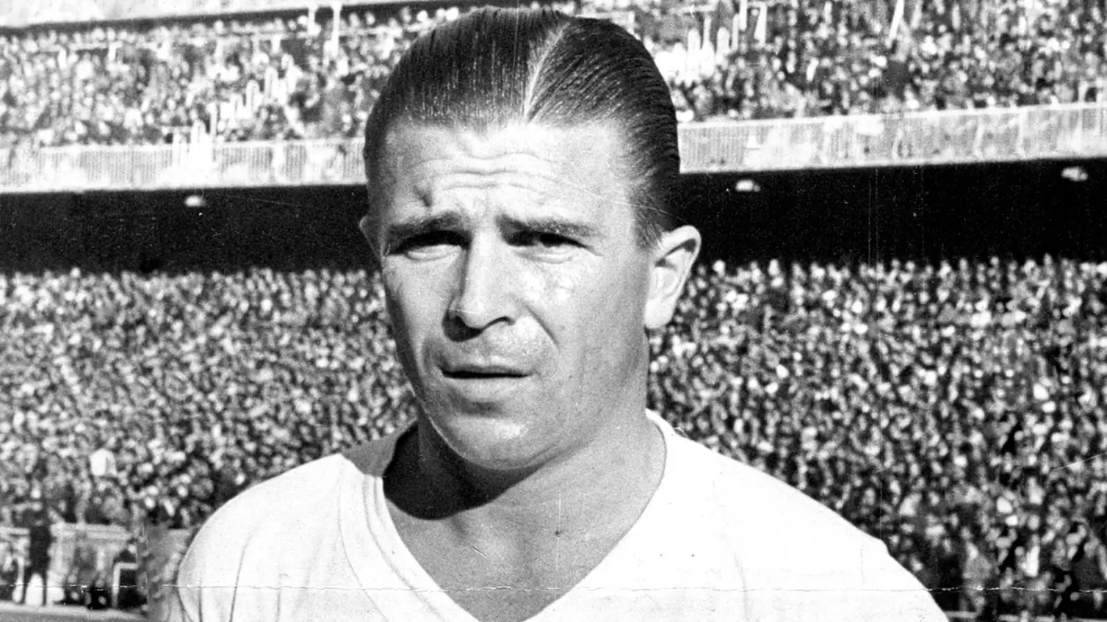 Ferenc Puskas - 725 goluri
