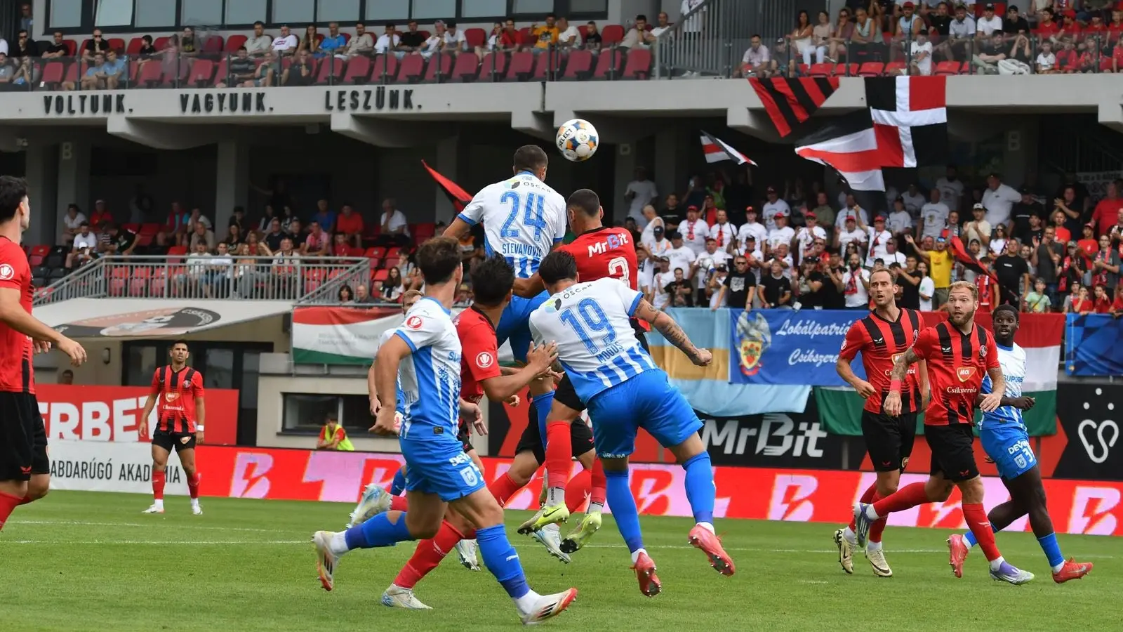 Cine transmite Basaksehir - Universitatea Craiova la TV pe 21.08.2025 de ora 20:45, în play-off-ul Conference League?