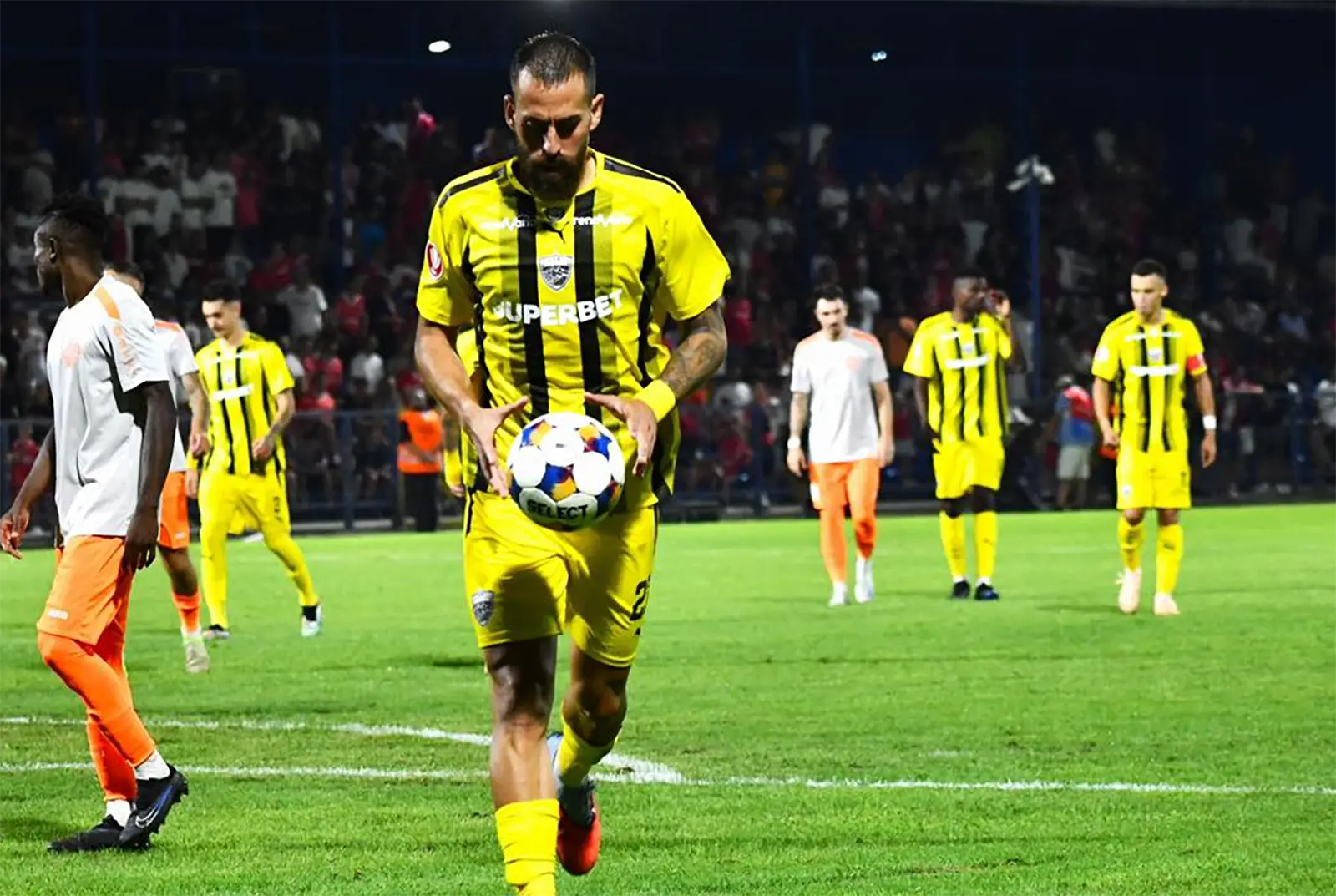 Cine transmite Dinamo - UTA Arad la TV pe 15 august (ora 21:30) în Superliga României?