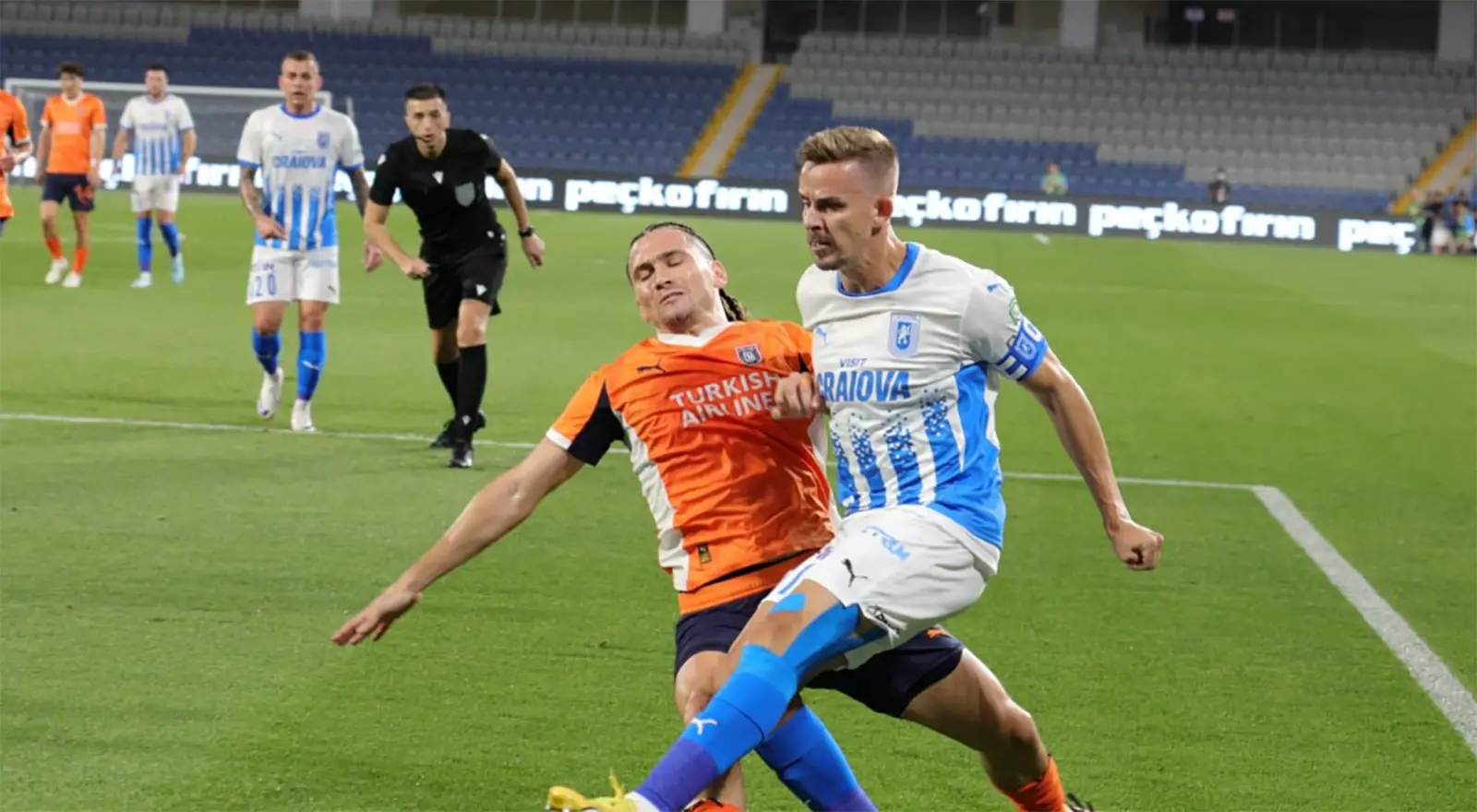 Cine transmite Universitatea Craiova - Basaksehir la TV pe 28 august, în Conference League? Ora 20:30