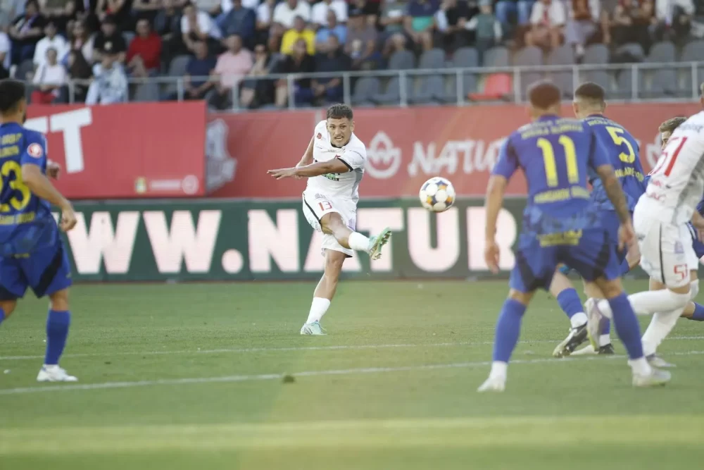 Cota 2 din fotbal la Superbet, 21 septembrie 2025. Mizăm pe Superliga și Premier League