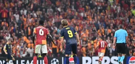 Bilet de weekend din fotbal 25 octombrie 2025 – Campionatele de top în prim-plan pentru o cotă de 11