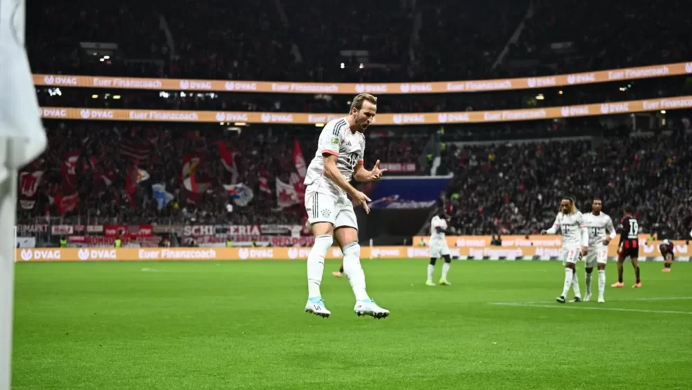 Cine transmite Bayern - Dortmund la TV, pe 18.10.2025, derby programat la ora 19:30?