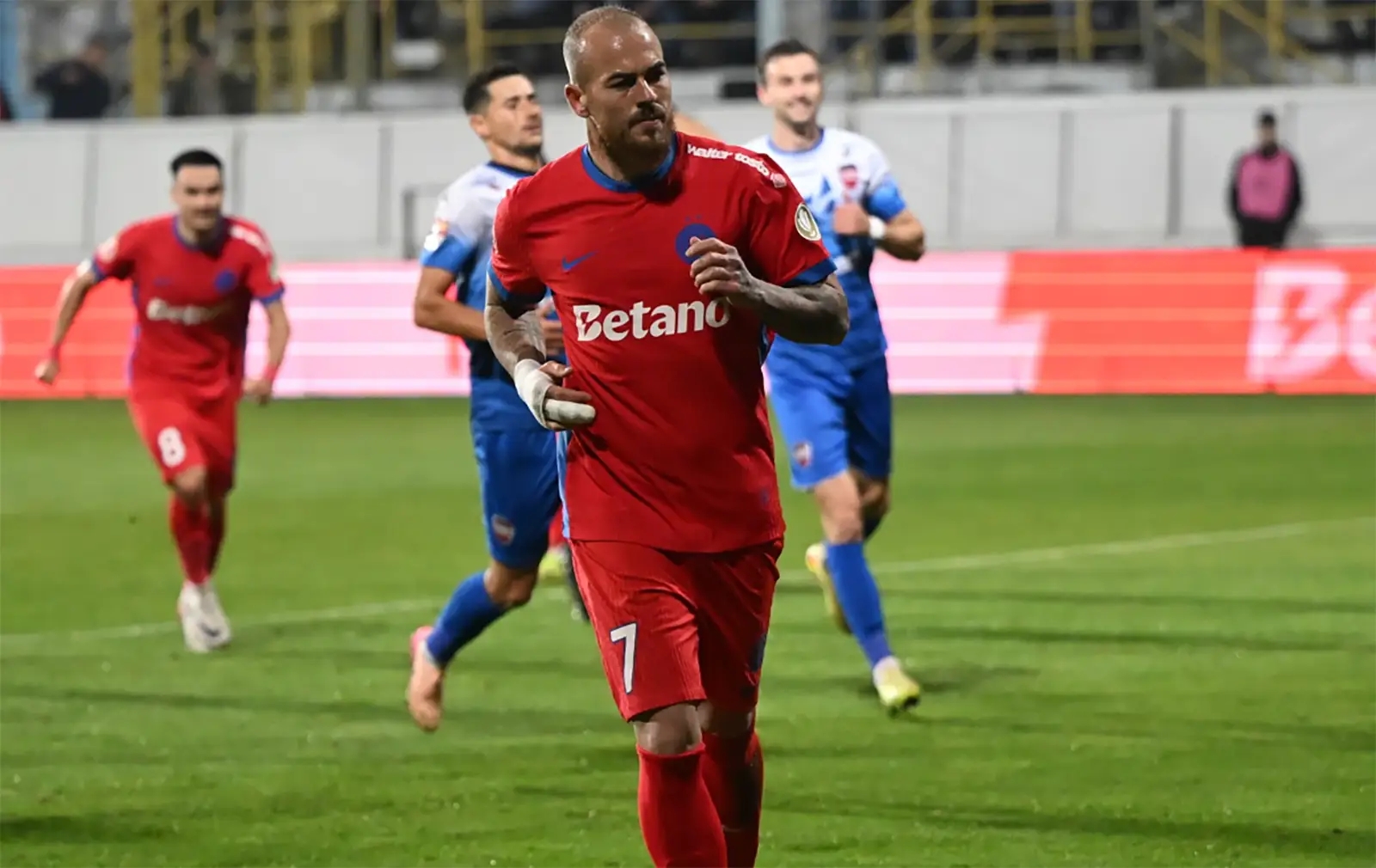 Cine transmite U Cluj - FCSB la TV pe 01.11 (ora 20:30), în etapa a 15-a a Superligii?