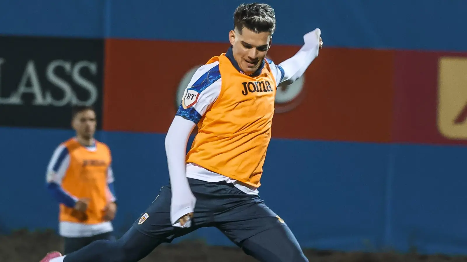 Cine transmite Bosnia vs Romania la TV