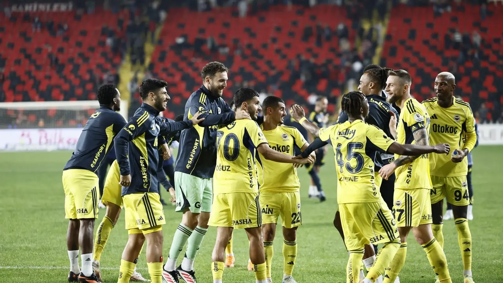 Besiktas - Fenerbahce - 2 noiembrie 2025 - Superpariu Cotă 3 din Super Lig