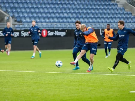 Bilet de weekend din fotbal 08.11.2025 – Țintim un câștig potențial de 2200 RON!