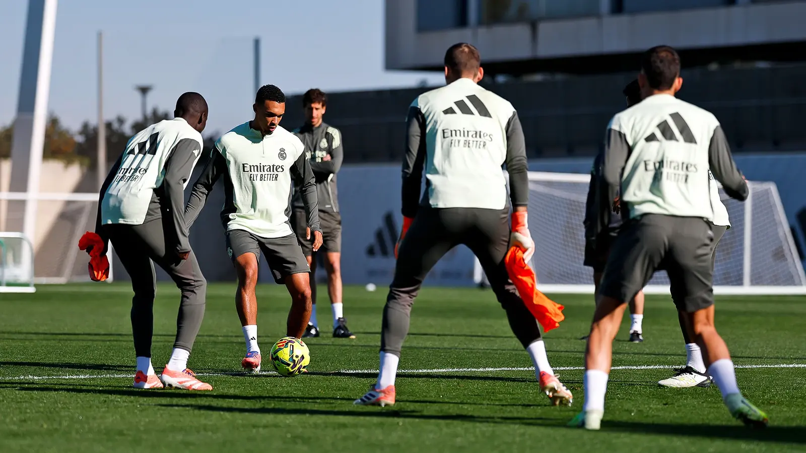 Biletul zilei azi din Champions League 26.11.2025 - Favoritele și golurile ne asigură o cotă de 5 la Mr Bit