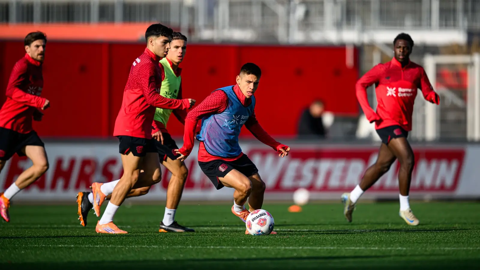 Biletul zilei azi din fotbal 22.11.2025 - Superpariurile ne pot înverzi o cotă de 12