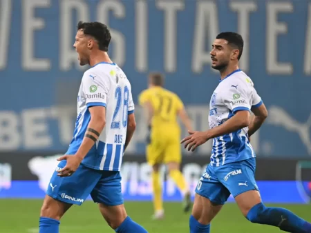 Cine transmite Rapid Viena – Universitatea Craiova la TV pe 06.11, ora 22:00, în Conference League?