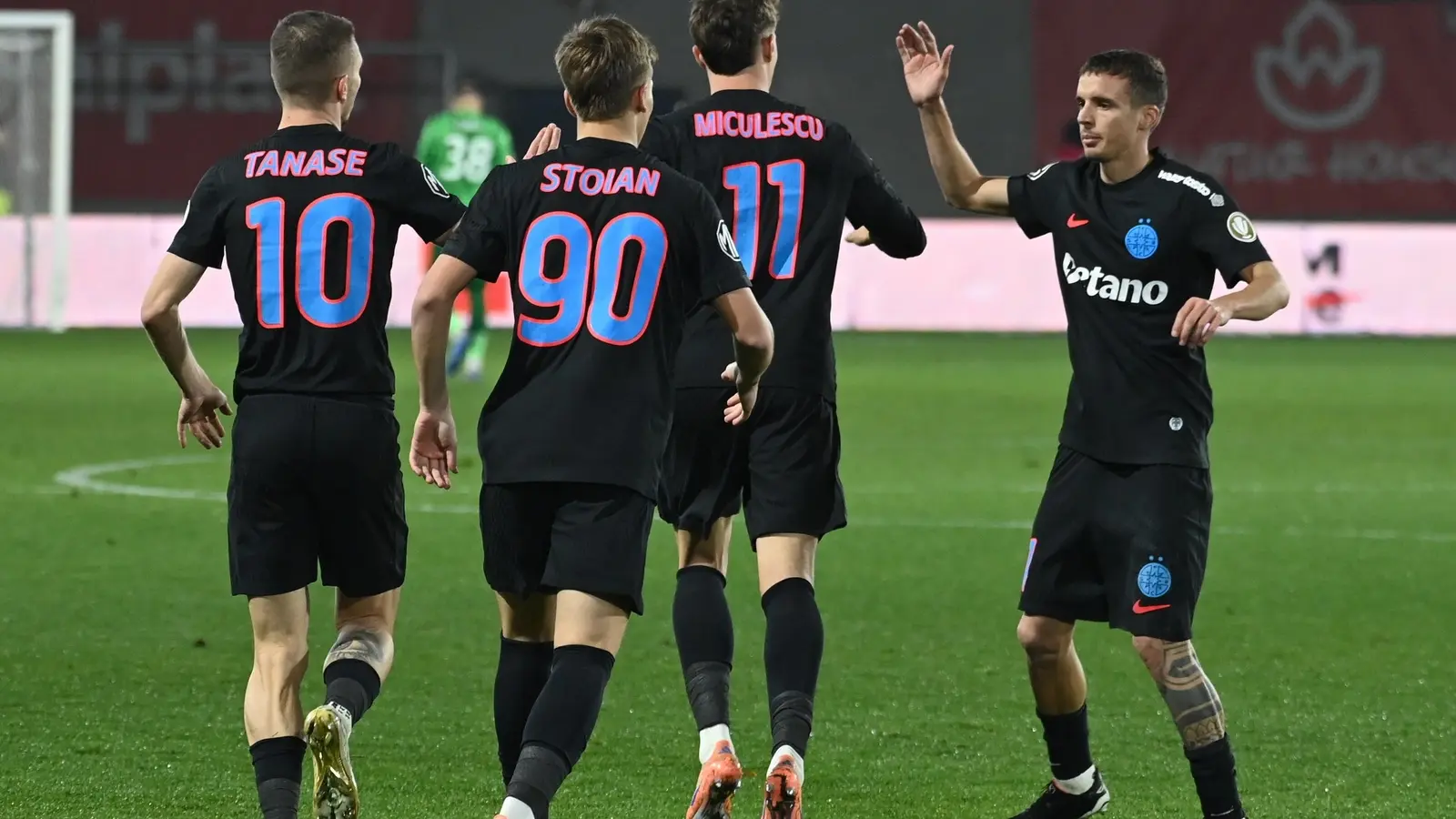 Cine transmite Steaua Roșie - FCSB la TV, de la ora 22:00, în runda a 5-a din Europa League?