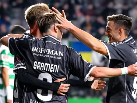 Cine transmite Universitatea Craiova – Rapid la TV pe 02.11, meciul din Superliga de la ora 20:30?