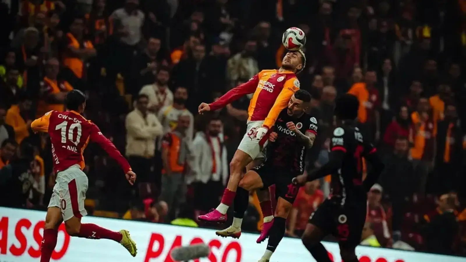 Biletul zilei din hochei și fotbal 05.12.2025 - Mizăm pe NHL, cât și pe un duel din Super Lig!