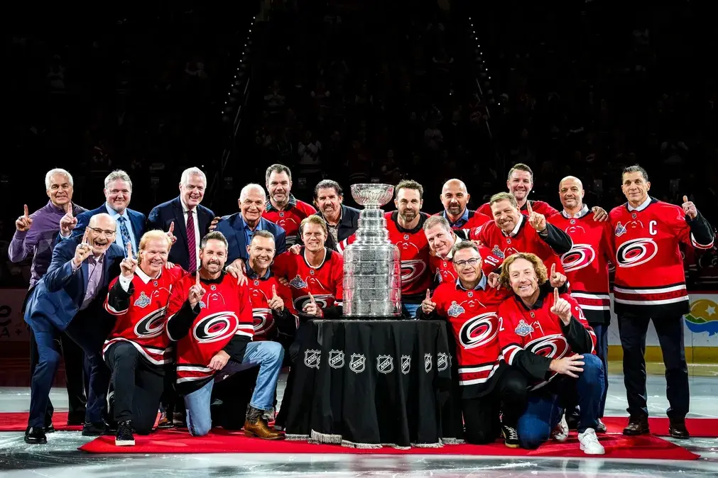 Biletul zilei hochei 17 decembrie 2025 - Pariem pe două dispute din NHL - Cota 4.05