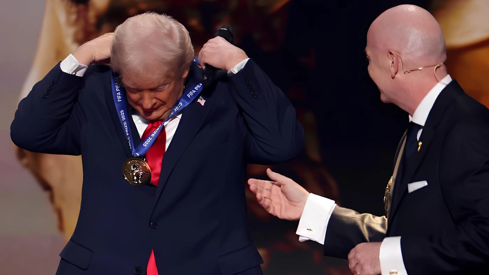 Donald Trump vrea un nou nume pentru fotbalul american