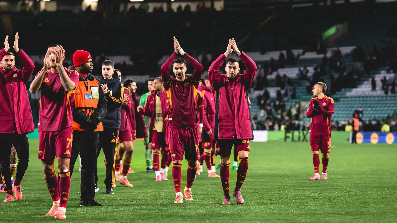 Biletul zilei azi din fotbal 15 decembrie 2025 - Favoritele în prim-plan pentru o cotă de 5.83