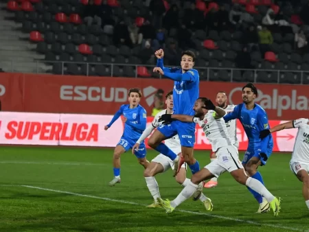 Cine transmite AEK Atena – Universitatea Craiova la TV, pe 18.12, ora 22:00, în Conference League?