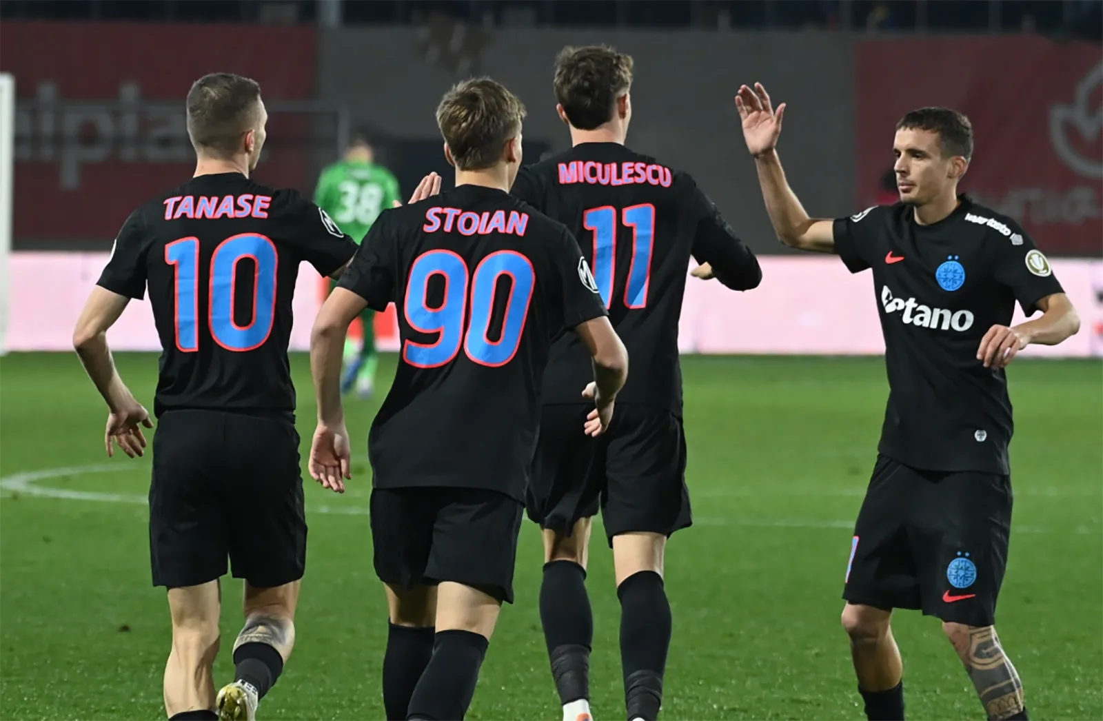 Cine transmite FCSB - Dinamo la TV pe 06.12, ora 20:30, în Superliga României?