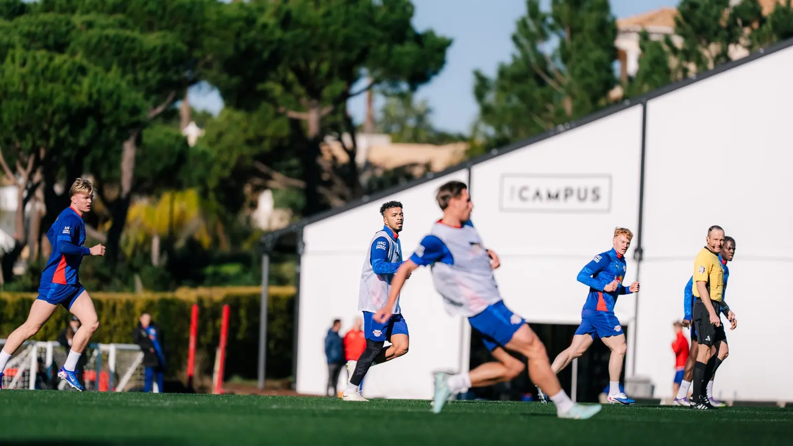 Biletul zilei azi din fotbal 10 ianuarie 2026 - Favoritele în prim-plan pentru o cotă de 10