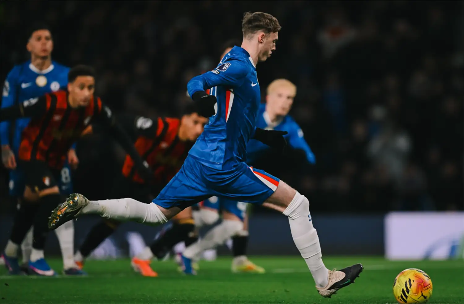 Cine transmite Manchester City - Chelsea la TV pe 4 ianuarie 2026, în Premier League?