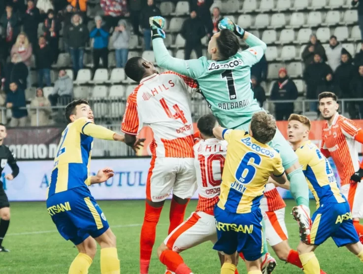 Biletul zilei din fotbal la Superbet, 4 februarie 2026. Cota 13 jucată pe goluri și favorite