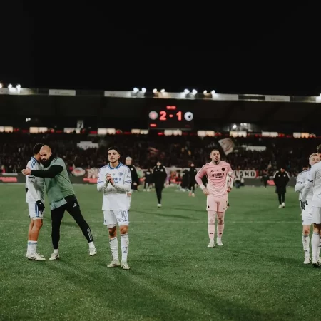 Biletul zilei azi din fotbal 1 martie 2026 – Favoritele și golurile în prim-plan pentru o cotă de 6.96 la Betano