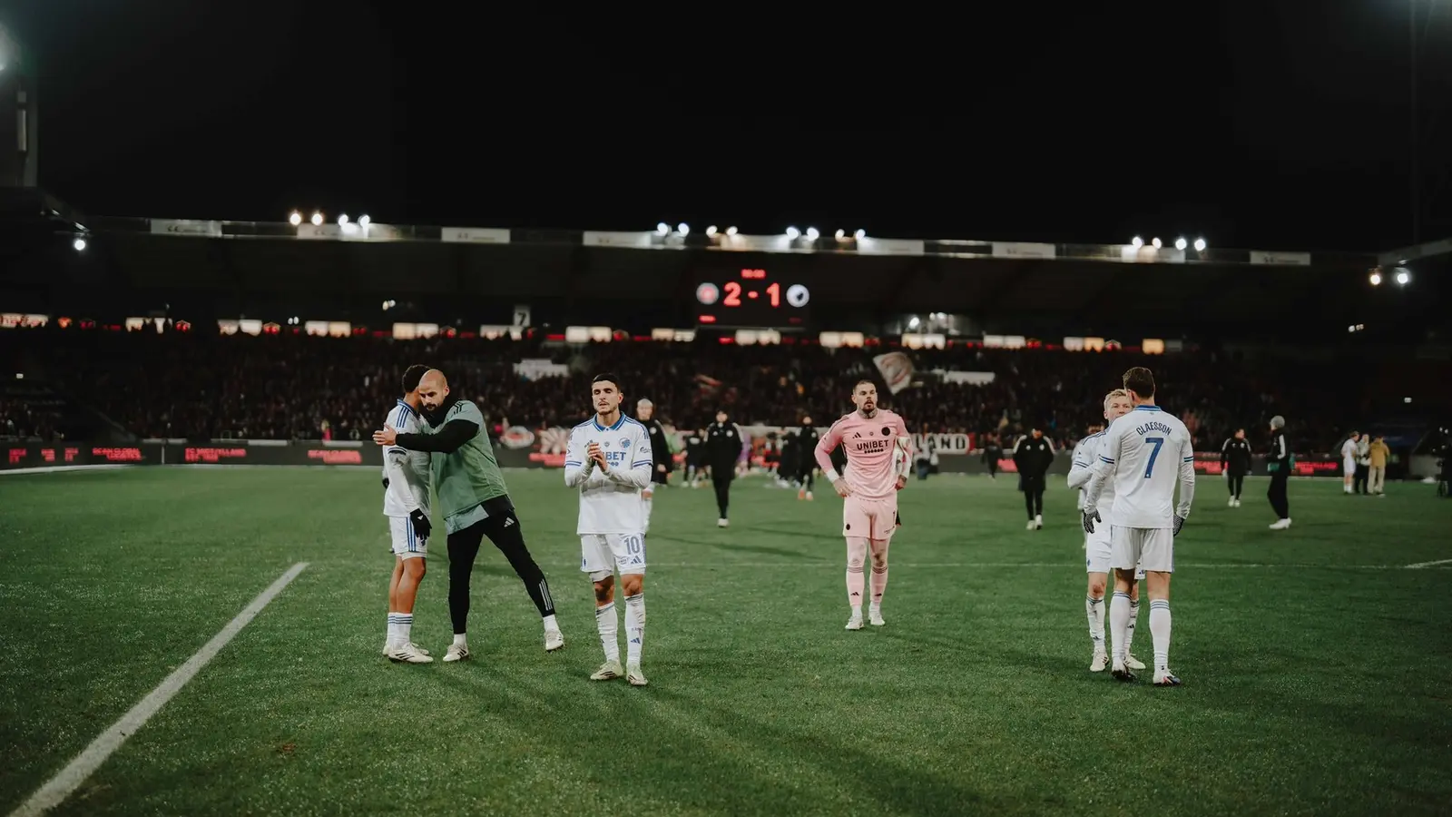 Biletul zilei azi din fotbal 1 martie 2026 - Favoritele și golurile în prim-plan pentru o cotă de 6.96 la Betano