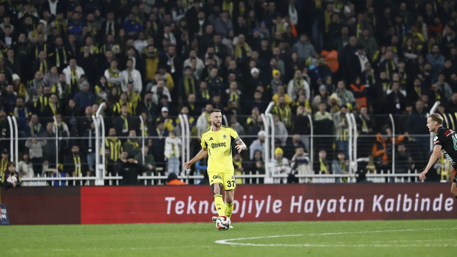 Pariuri speciale Nottingham Forest vs Fenerbahce - Formația turcă ne poate înverzi o cotă de 3.15