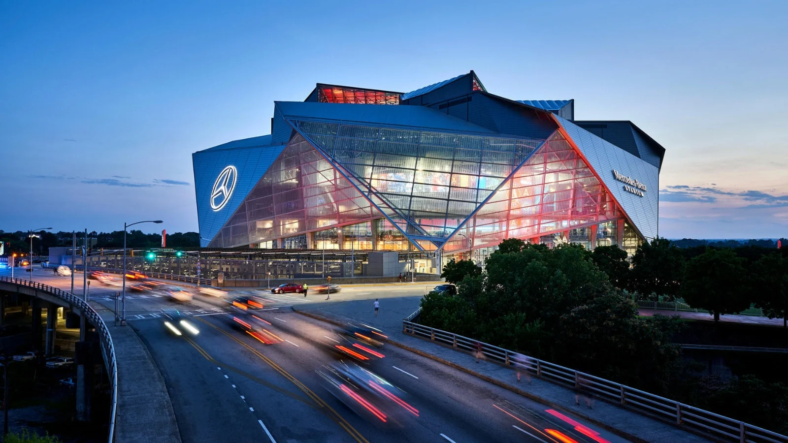 Atlanta Stadium – un alt stadion cu acoperiș retractabil