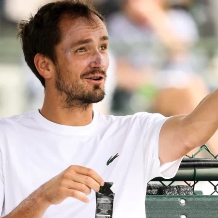 Daniil Medvedev vs Sebastian Baez – Ponturi Pariuri ATP Indian Wells 10 martie 2026