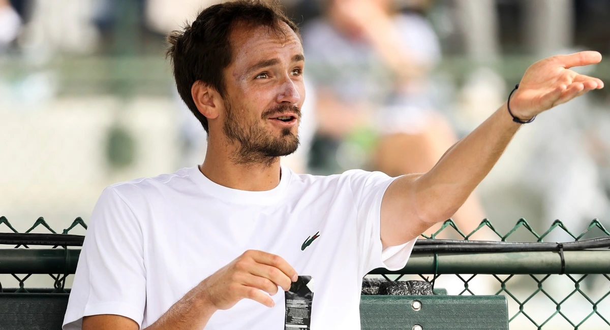 Daniil Medvedev vs Sebastian Baez - Ponturi Pariuri ATP Indian Wells 10 martie 2026