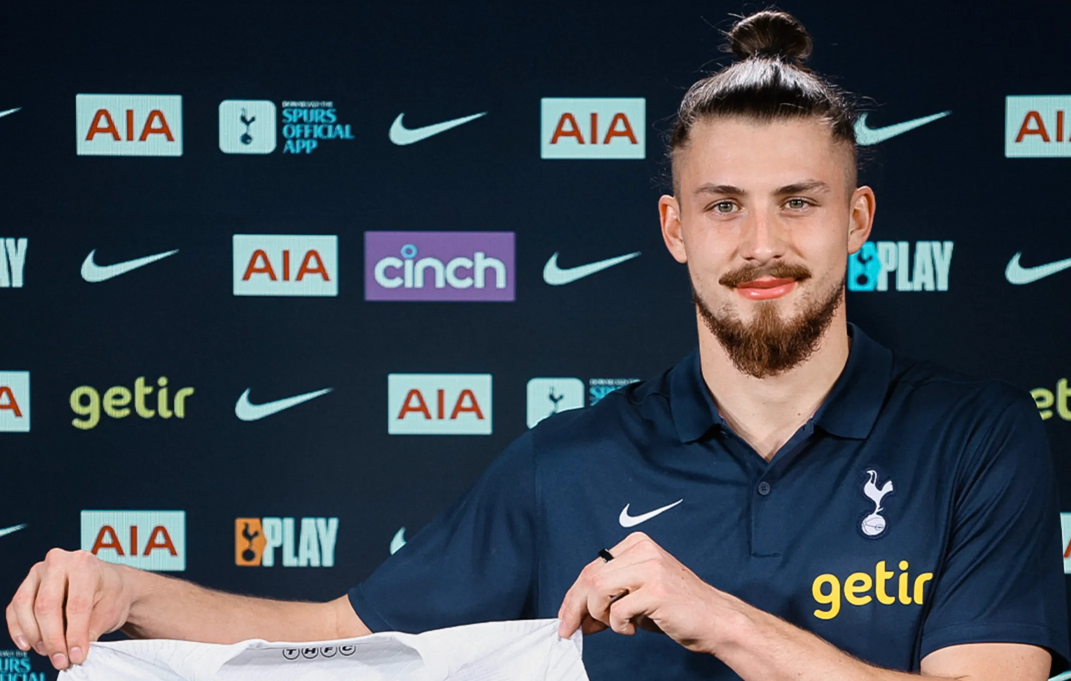 Radu Drăgușin lider în top cele mai mari transferuri din istoria fotbalului românesc