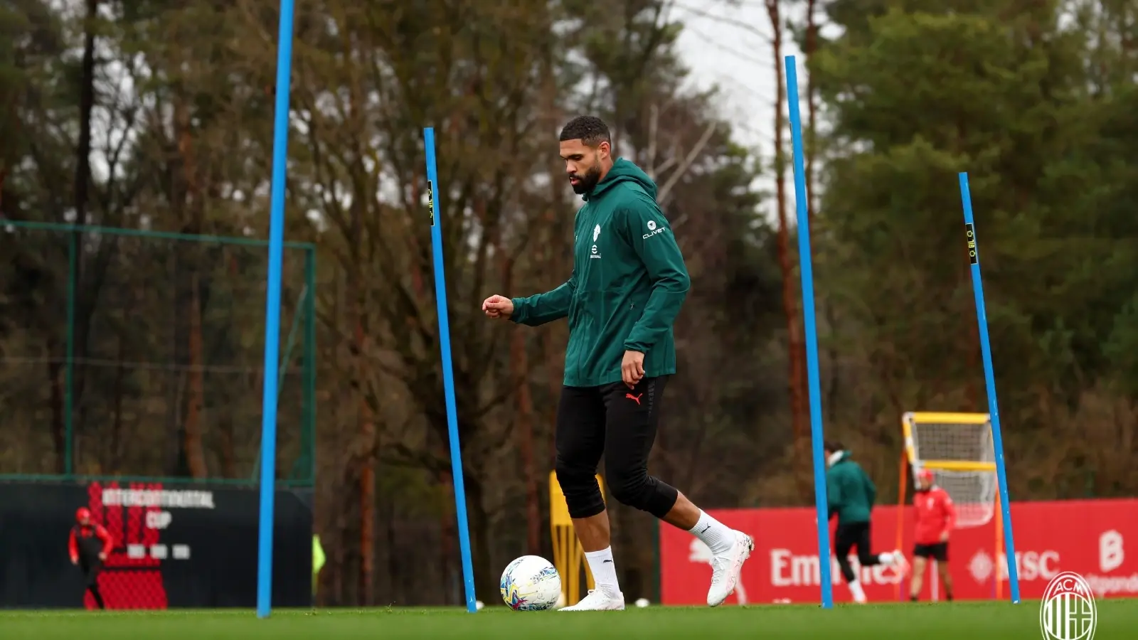 Cine transmite AC Milan - Inter Milan la TV, pe 08.03.2026, de la ora 21:45, în Serie A?