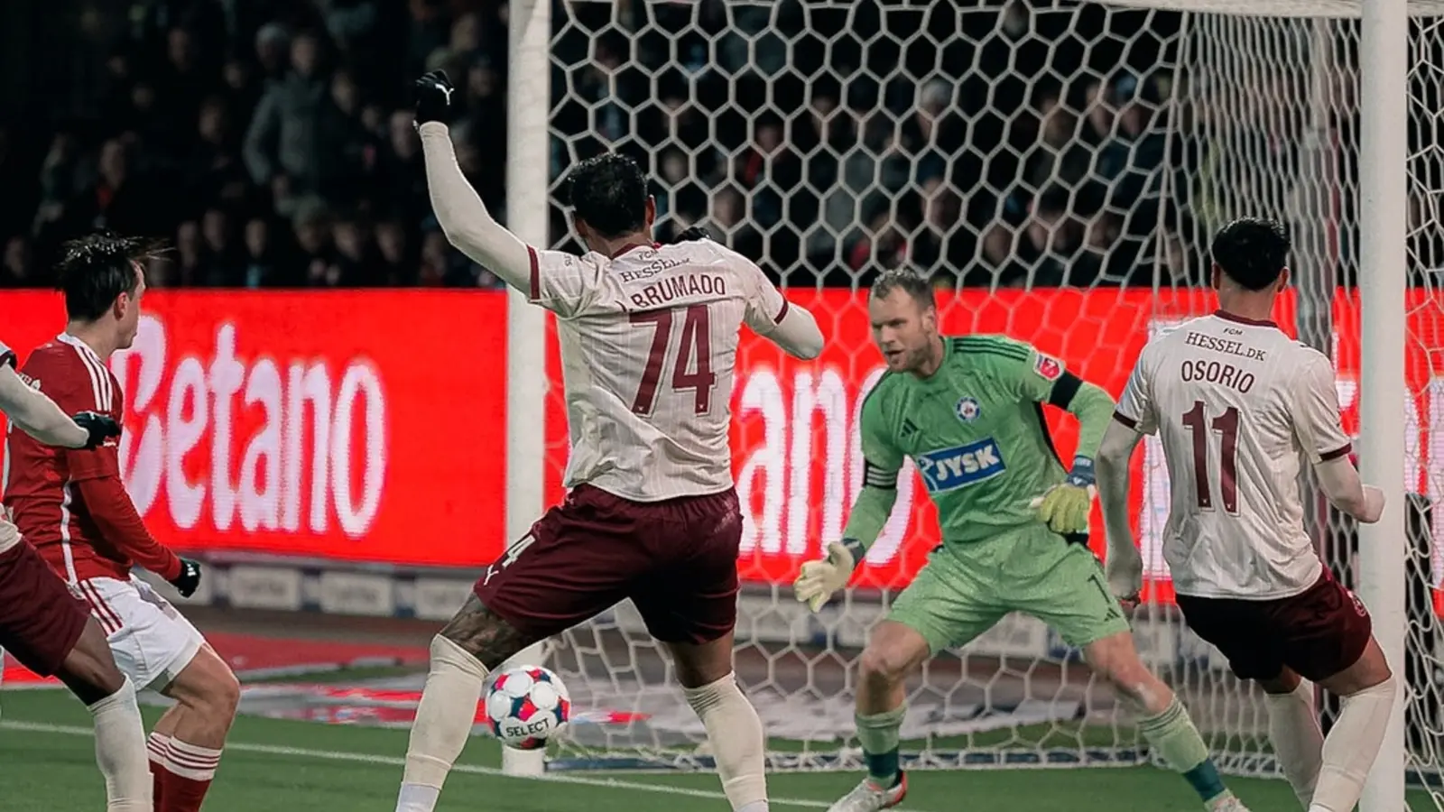 Nottingham Forest - Midtjylland, Ponturi pariuri Europa League, 12 martie 2026