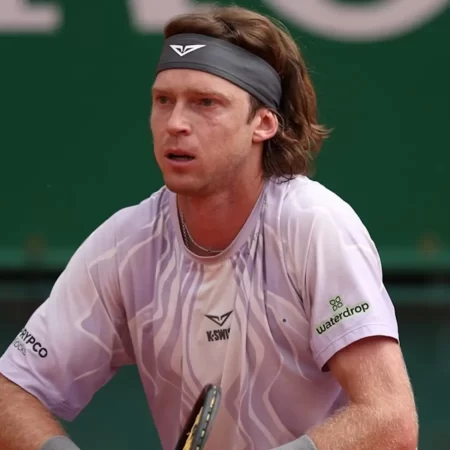 Mariano Navone vs Andrey Rublev – Ponturi Pariuri ATP Barcelona Open 14 aprilie 2026