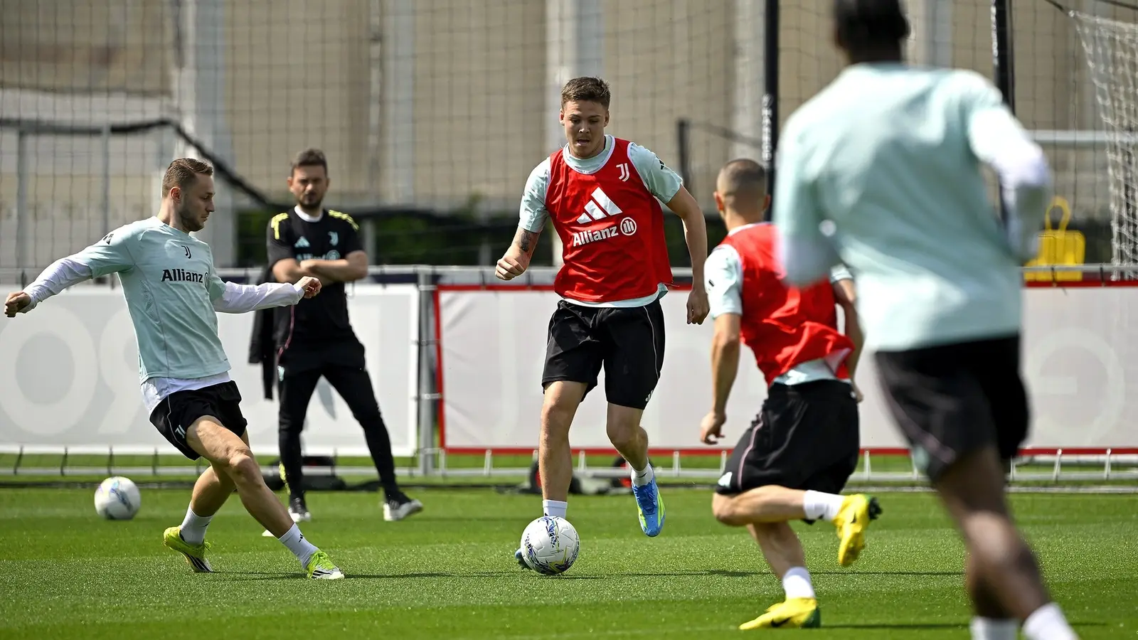 Biletul zilei azi din fotbal 26.04.2026 - 7 Superpariuri tari ne pot înverzi o cotă de 10