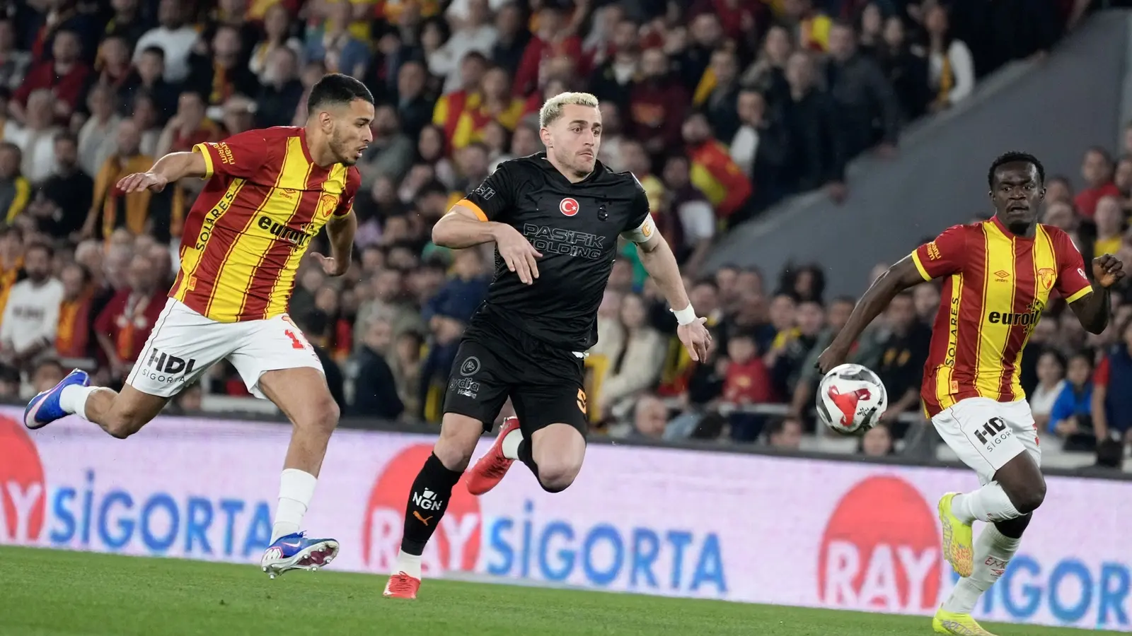 Biletul zilei din fotbal 12 aprilie 2026 - Galatasaray este nevoită să iasă din nou la atac!