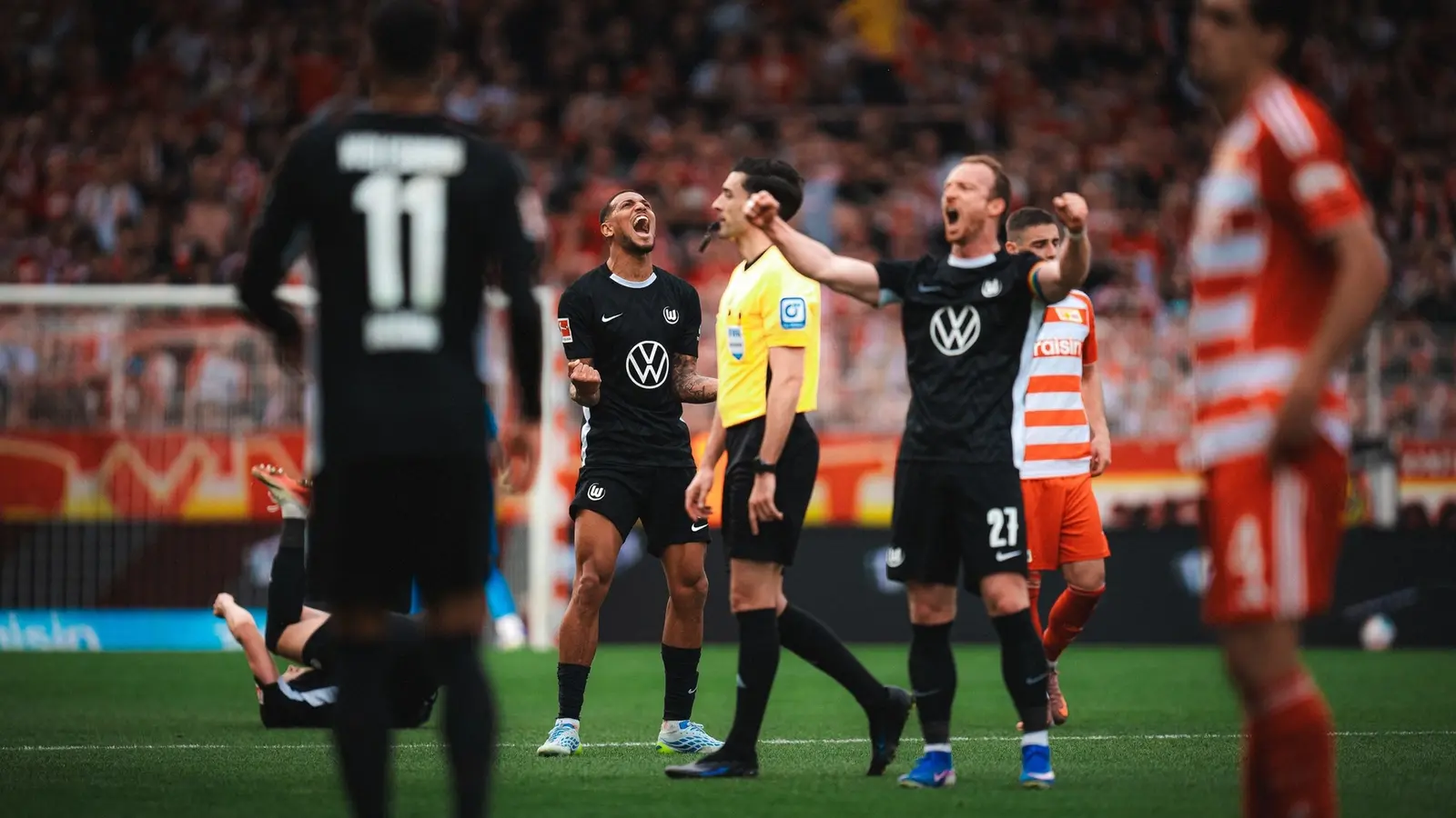 Biletul zilei din fotbal la Maxbet 25.04.2026 - Numărăm cornerele și cartonașele pentru o cotă de 7.25