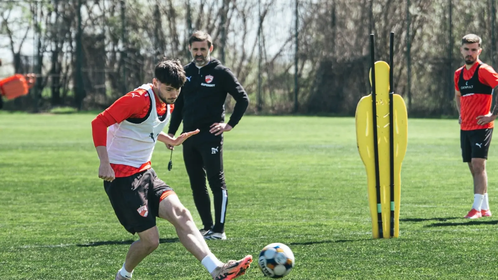 Biletul zilei din Pariuri Speciale 23.04.2026 - Cartonașele și șuturi ne pot ajuta să ne triplăm investiția