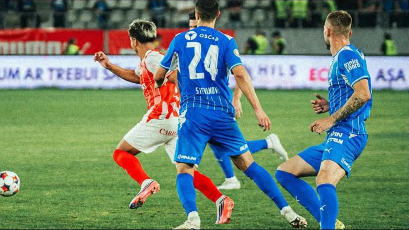 Dinamo - Universitatea Craiova Câinii au făcut instrucție cu oltenii