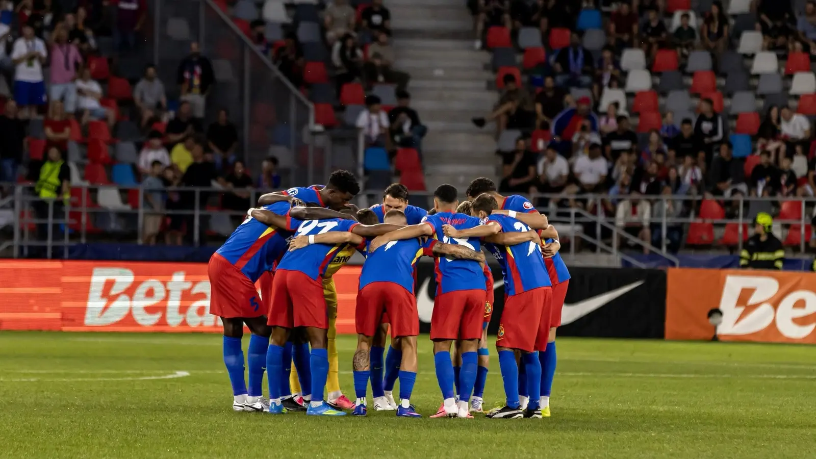 Cote pariuri Auda - FCSB - Reușesc roș-albaștrii să întoarcă scorul din tur?