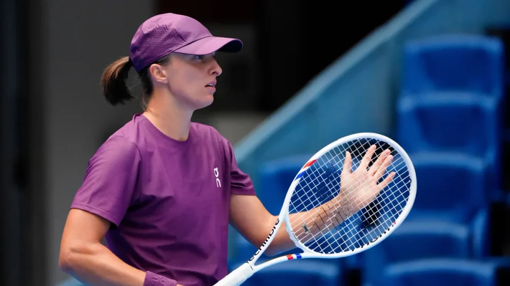Cota 2 din Tenis 05.10.2026 - Swiatek nu-și permite pași greșiți cu Vekic la Beijing Open