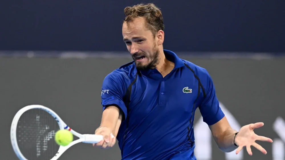Daniil Medvedev vs Stefanos Tsitsipas - Ponturi Pariuri Optimi ATP Shanghai 14 octombrie 2026